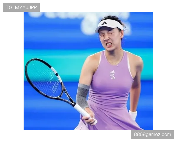 王欣瑜赛场像战士，私照却像逛奢侈品店的闺蜜，这反差太刺激